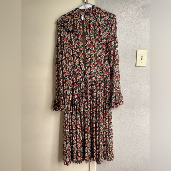 Victoria Beckham Fall/Winter 2021 Dress - Picture 2 of 8